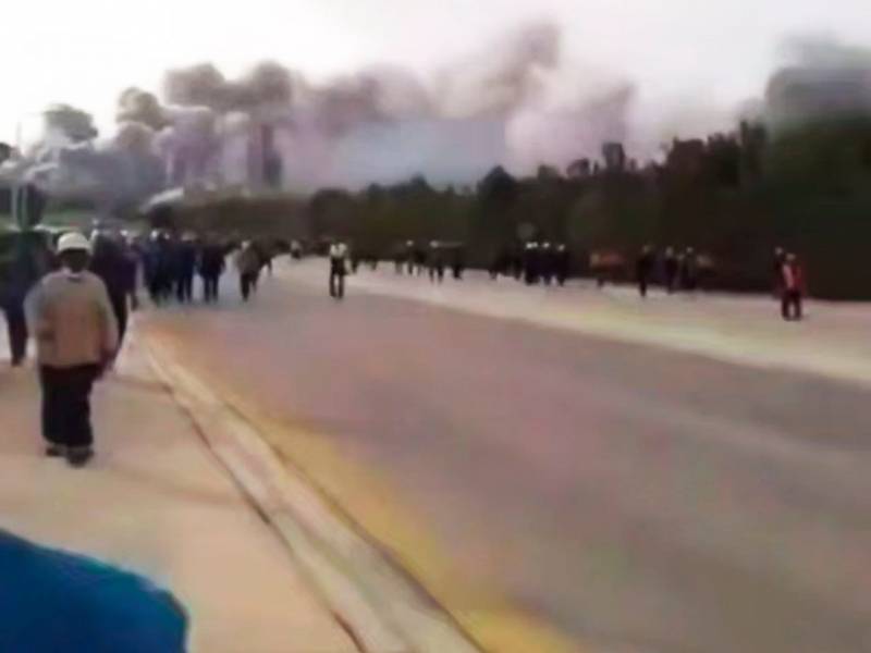 Eron dunyodagi eng yirik neft zavodiga zarba berdi (video)