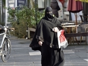 Italiyada burqa, niqob va paranji taqiqlanishi mumkin