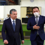 Prezident Olmazordagi qo‘shma korxona faoliyati bilan tanishdi (fotoreportaj)