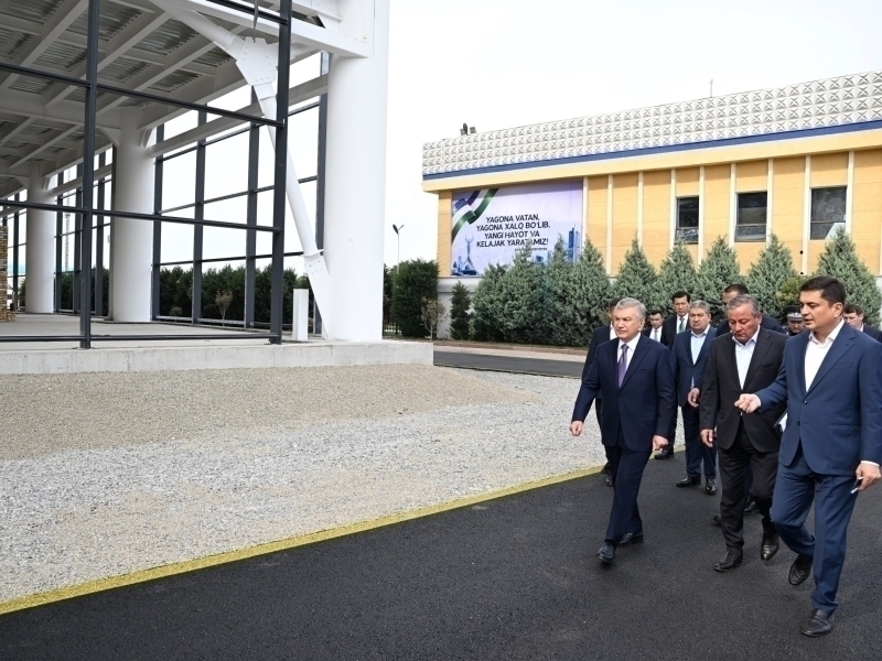 Prezident Andijonga tashrifini xalqaro aeroport qurilishini ko‘zdan kechirishdan boshladi