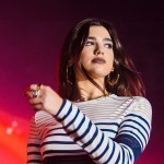 Pop-yulduz Dua Lipa yana “ko‘chirmakashlik”da ayblanmoqda