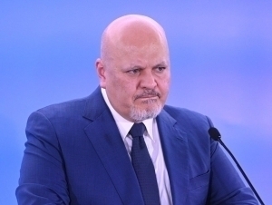 Жинсий тегажоғликда айбланган Карим Хон ишдан ҳайдалди