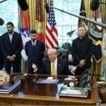 Tramp UFC jangchilari bilan uchrashdi