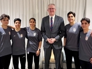 Avstraliya madhiya kuylashdan bosh tortgan eronliklarga viza berdi