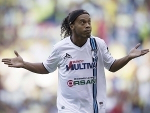 Ronaldino 46 yoshida futbolga qaytmoqda