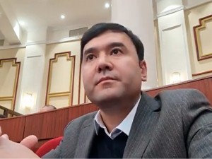 Кушербоев парламентда қандай “игнор” қилинаётгани акс этган видео тарқалди