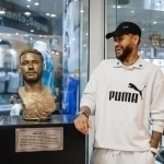 “Santos” muzeyida Neymarning haykali o‘rnatildi