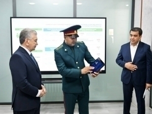Мирзиёев умуман жиноят бўлмаслигига ваъда берган “участкавой”нинг унвонини оширди