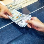 Uzoq ko‘tarilishdan so‘ng dollar kursi tushdi