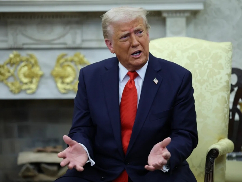 Tramp bojxona to‘lovlarini joriy etishni to‘xtatdi