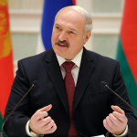 Лукашенко коронавирус Беларусда қачонгача “меҳмон” бўлишини айтди