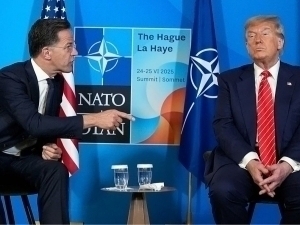 Трамп АҚШнинг НАТОдан чиқишини жиддий ўйлаётганини айтди