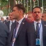 Nyu-York politsiyasi yana bir Prezidentni tik oyoqda kutishga majbur qildi (video)