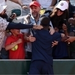 Musobaqa payti amerikalik tennischining raketkasi o‘g‘irlab ketildi