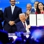 Трамп “Тинчлик кенгаши”га аъзо давлатлар Ғазога 5 млрд доллар ажратишини айтди