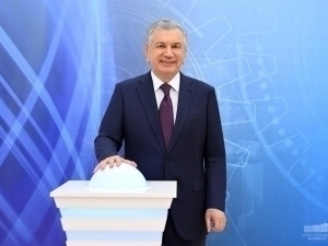 Шавкат Мирзиёев янги энергетика қувватлари ишга туширади