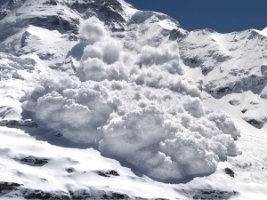 Тошкент ва Наманган вилоятларида қор кўчиш хавфи эълон қилинди