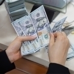 Dollar exchange rate falls after consecutive increases