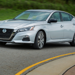 Nissan o‘z emblemasini o‘zgartirdi