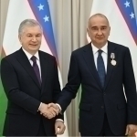 Mirziyoyev bir guruh tadbirkorlarga mukofot topshirdi