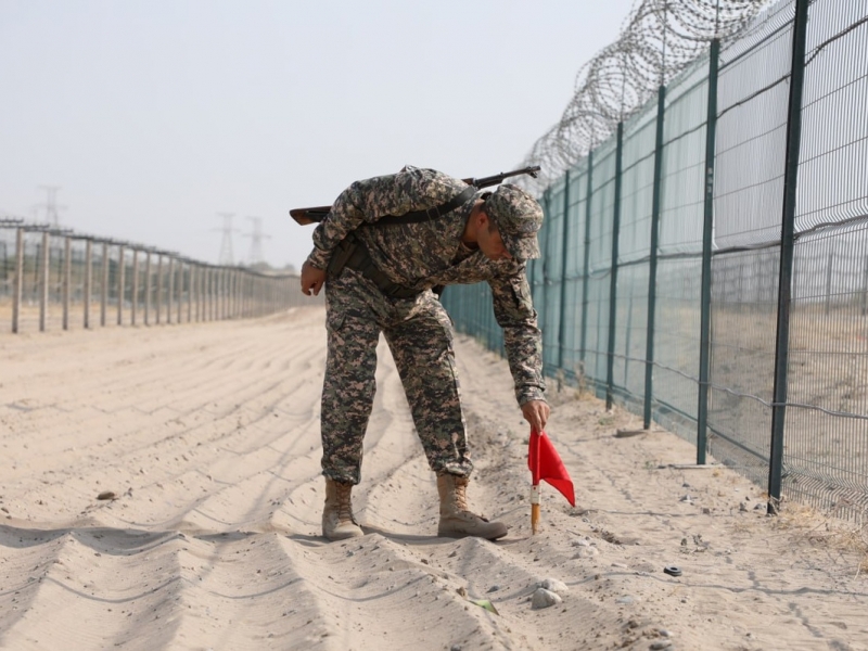 22-year-old border guard shoots himself