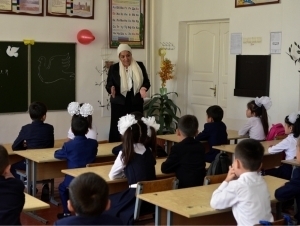 Endi maktablarda 5 emas, 10 baho qo‘yiladi. Tojikistonda!