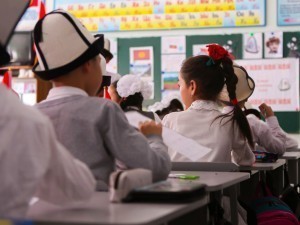 Фарзандлари мактабга бормаётган ота-оналарни жаримага тортиш таклиф қилинди