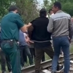 Farg‘onada mast erkak sabab poyezd shoshilinch to‘xtatildi (video)