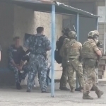Волгоградда қамоқхона ходимларини гаровга олган маҳбуслар йўқ қилинди (видео)