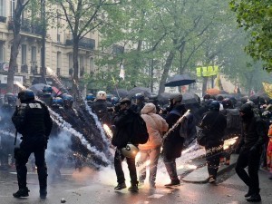 Fransiyada may oyi namoyishlar bilan boshlandi