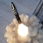 KXDR AQSHning harakatlariga javoban ballistik raketa uchirdi (fotoreportaj)