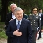 Prezident Mirzo Ulug‘bek tumani hokimligi faoliyati bilan tanishdi (video)