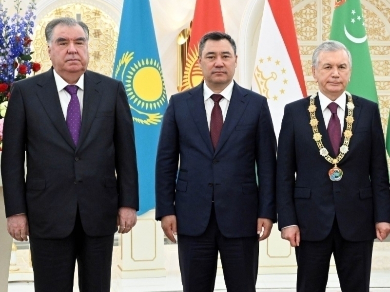 Мирзиёев Жапаров ва Раҳмон билан илк бор 3 томонлама саммит ўтказади