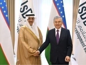 Mirziyoyev Namanganda Islom taraqqiyot banki prezidenti bilan uchrashdi