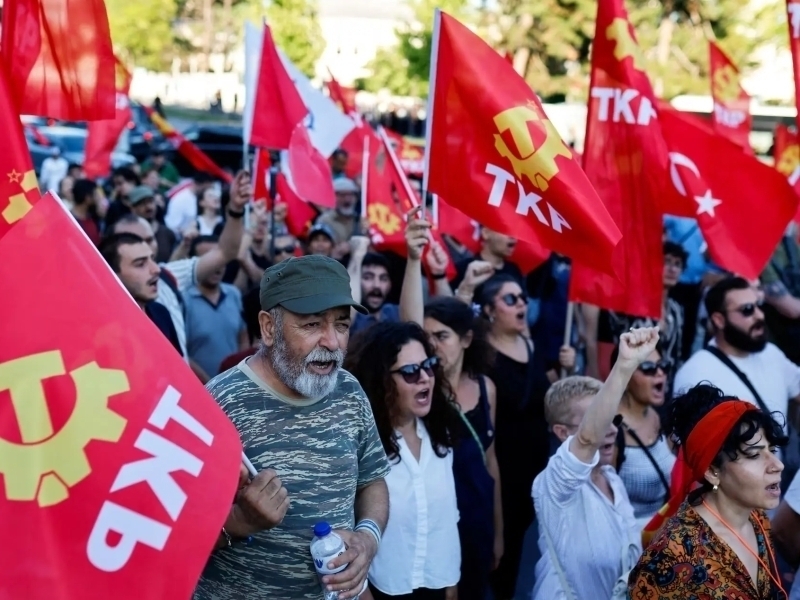 Turkiyadagi NATOga qarshi namoyishlarda yuzlab kommunistik partiya vakillari ushlandi
