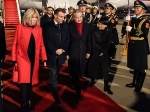 Макрон Хитойга борди (видео)