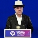Japarov yoshlarni siyosiy xatolarni takrorlamaslikka chaqirdi