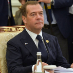 Medvedev SHHT doirasida milliy valyutaga o‘tishga chaqirdi