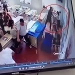 Sirdaryoda 11-sinf o‘quvchisi qiz bola sinfdoshini kaltakladi (video)