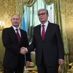 Birinchi o‘qni Rossiya otdi. Toqayev Putinnikida mehmonda