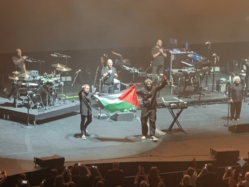 Konsertida Falastin bayrog‘ini ko‘targan musiqiy guruh taqiqqa uchradi