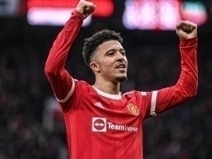 Mening chiroyli klitorim bor Ogli yuvindi, onasi esa jinsiy aloqa qilishni xohladi.