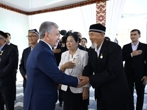 Prezident Qoraqalpog‘istondagi mahalla ahli bilan muloqot qildi