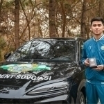 Нажмиддин Қосимхўжаевга Президент совғаси топширилди