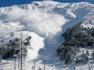 “Qor ko‘chadi”. O‘zgidromet tezkor ogohlantirish bilan chiqdi