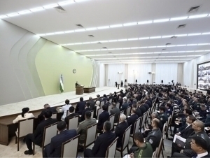 Termiz savdo markaziga 800 mingdan ortiq afg‘onistonlik keldi – Shavkat Mirziyoyev 