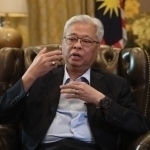 Malayziyaning sobiq bosh vaziri aktivlarini yashirishda ayblanmoqda