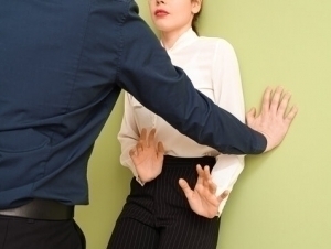 Toshkentda erkak hamkasbini zo‘rlamoqchi bo‘ldi