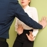 Тошкентда эркак ҳамкасбини зўрламоқчи бўлди