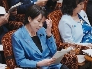 Япония Бош вазири кунига неча соат ухлашини айтди (видео)